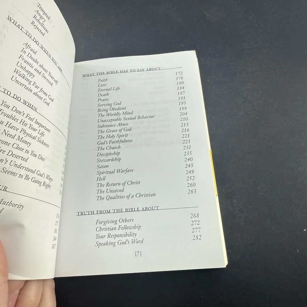 God's Promises for Every Day-New Century Version Thomas Nelson Pocket Paperback